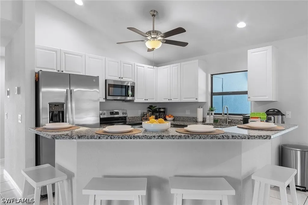 3302 SW 8th Place Cape Coral FL 33914