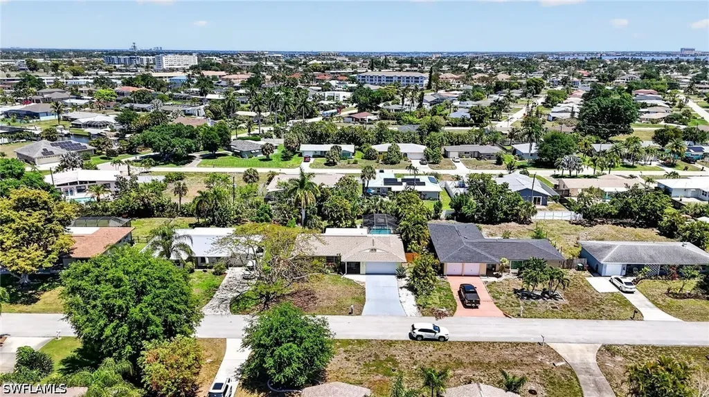 5217 Elm Court Cape Coral FL 33904