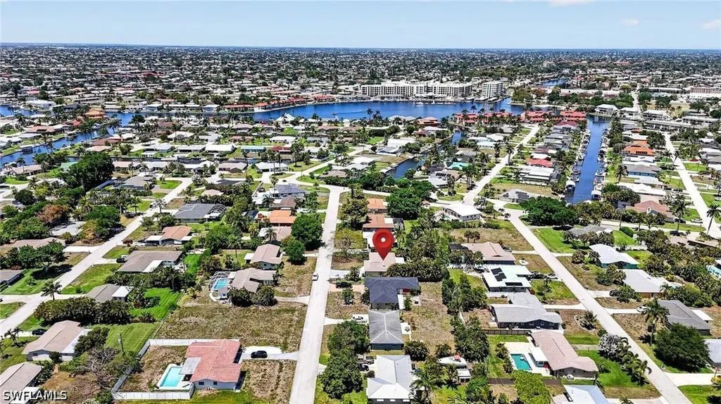 5217 Elm Court Cape Coral FL 33904