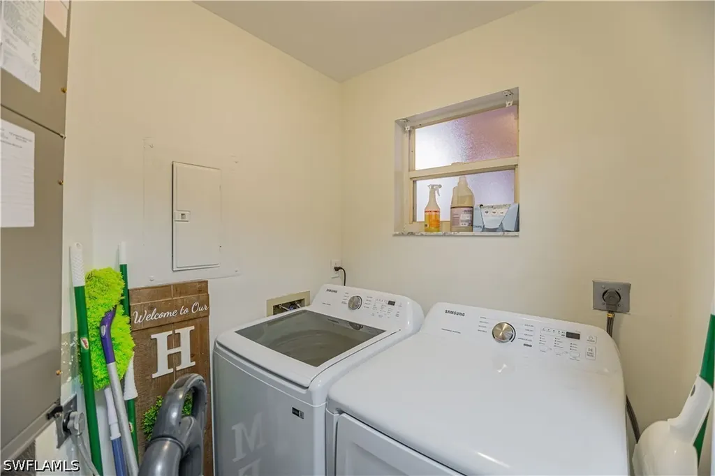 992 Woodshire Lane Naples FL 34105