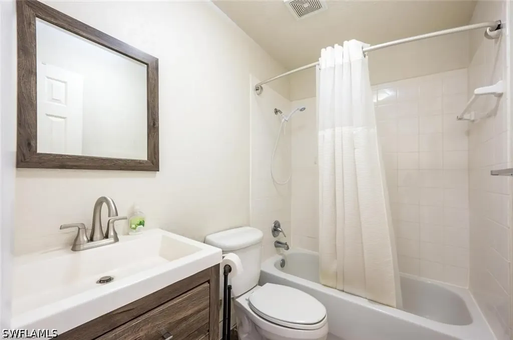 4625 Bayshore Drive Naples FL 34112
