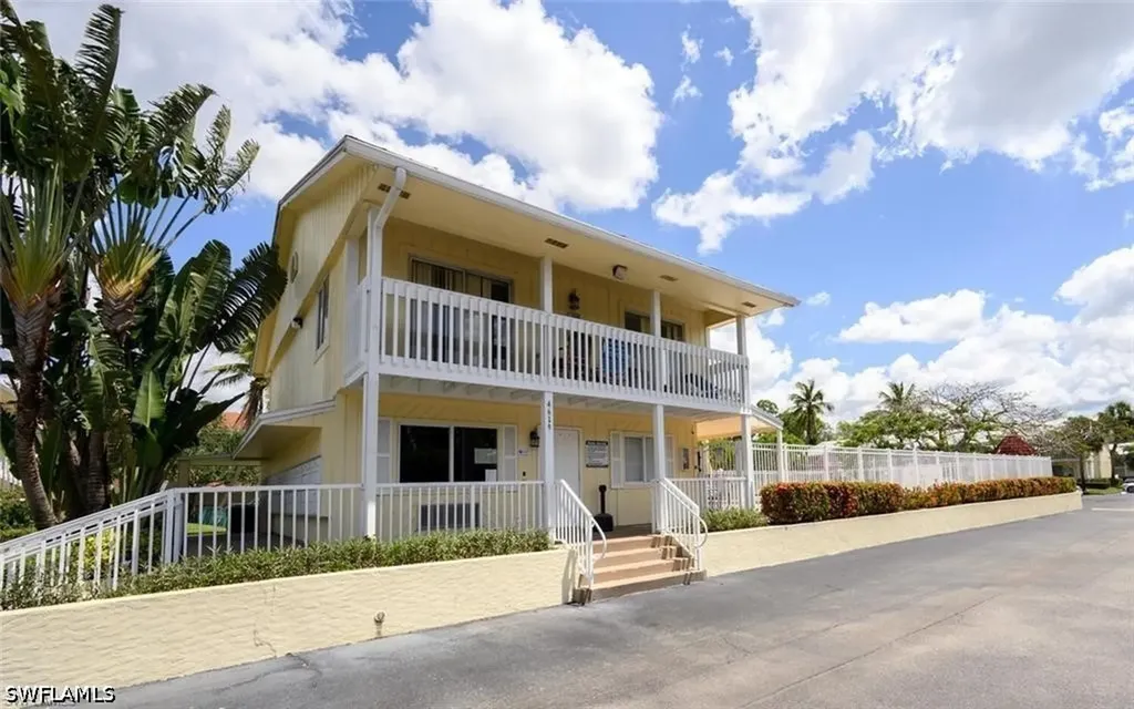 4625 Bayshore Drive Naples FL 34112