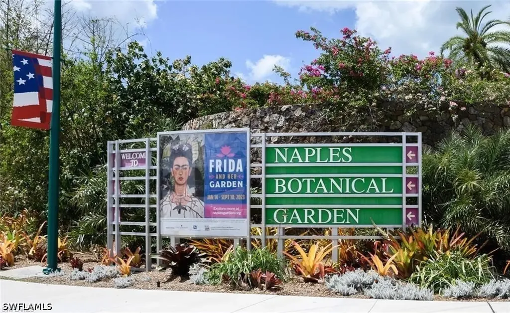 4625 Bayshore Drive Naples FL 34112