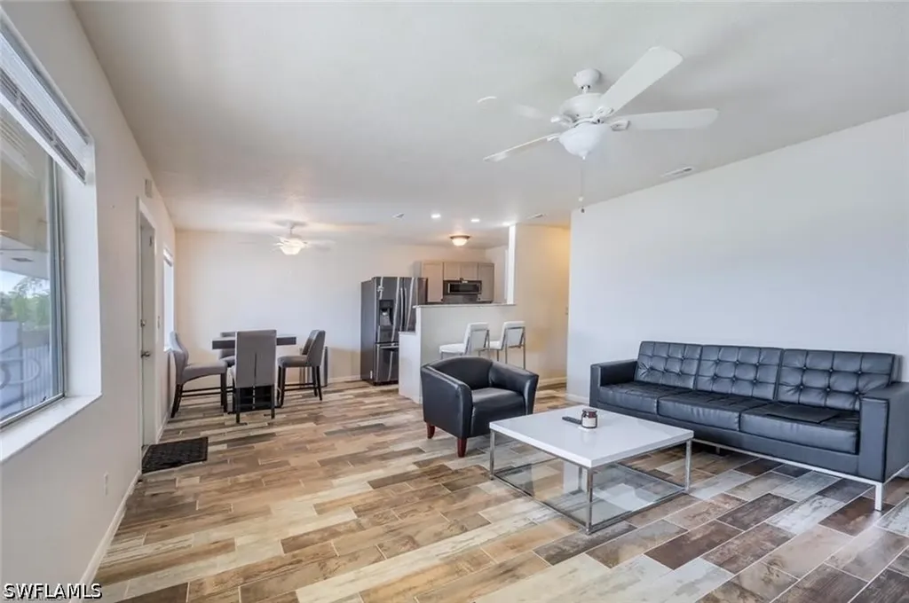 4625 Bayshore Drive Naples FL 34112
