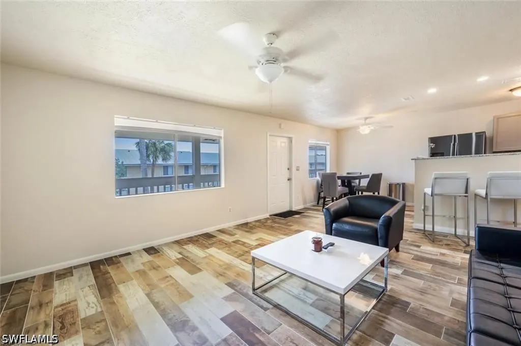 4625 Bayshore Drive Naples FL 34112