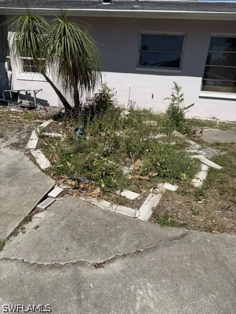 4825 Aztec Circle Naples FL 34112