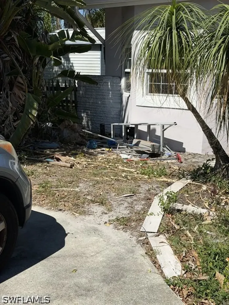 4825 Aztec Circle Naples FL 34112