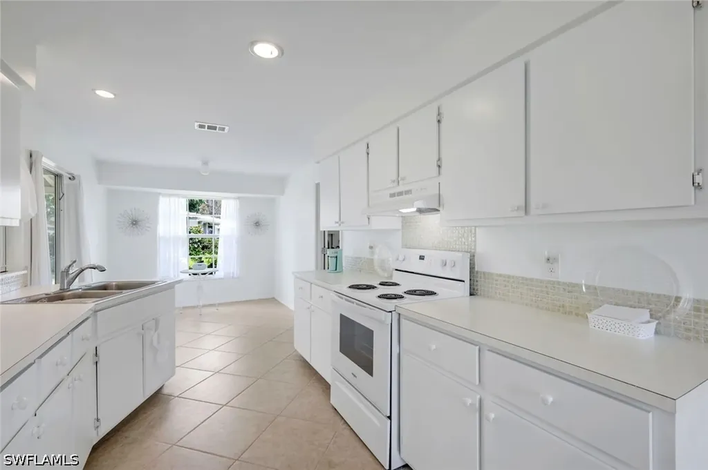 59 Hilo Court Naples FL 34112