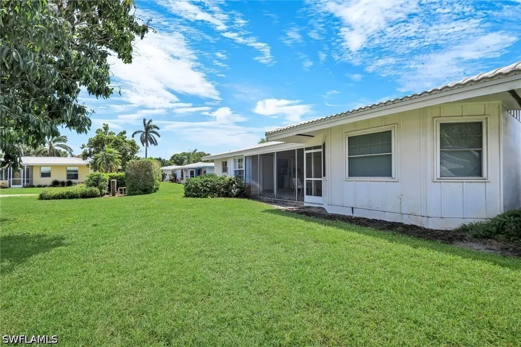 59 Hilo Court Naples FL 34112