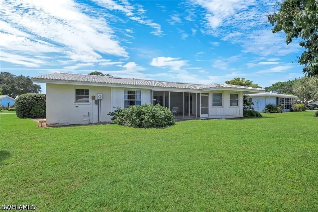 59 Hilo Court Naples FL 34112