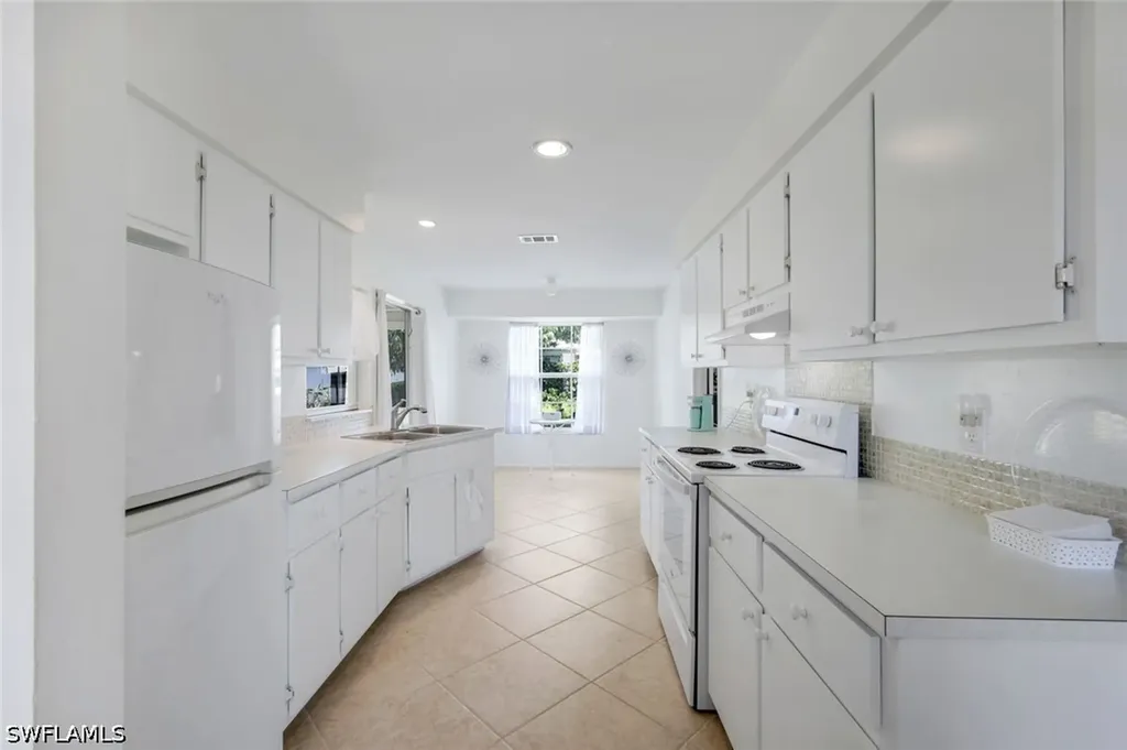 59 Hilo Court Naples FL 34112