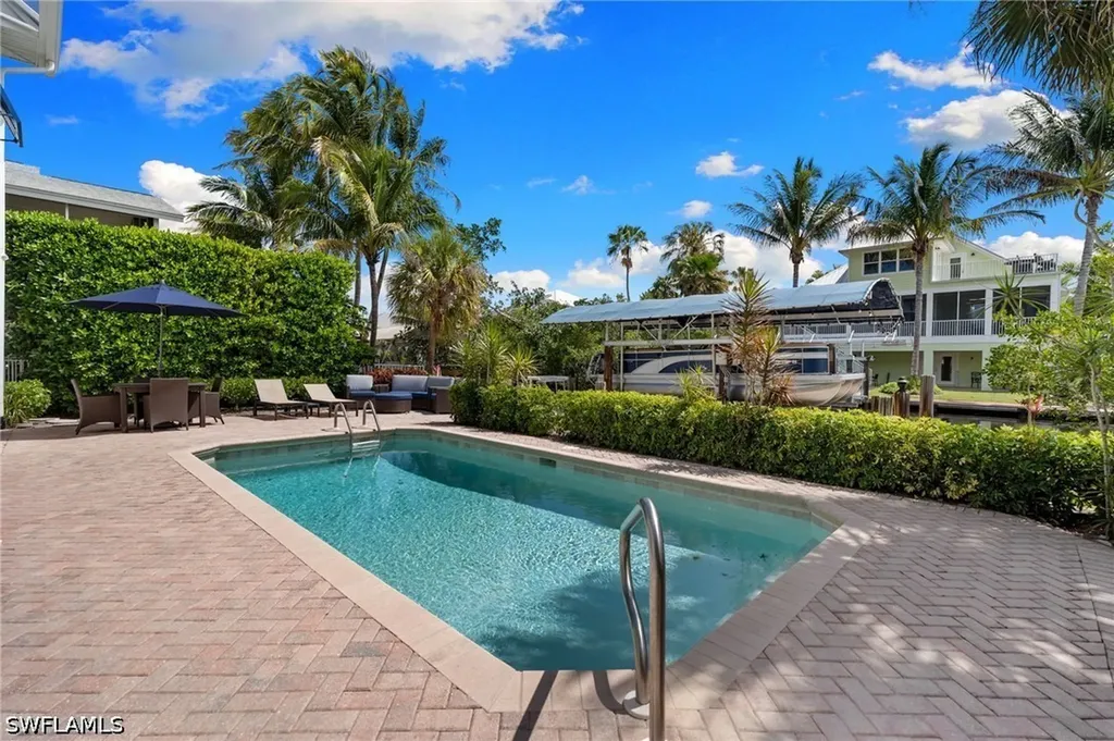 1286 Rainbow Court Naples FL 34110