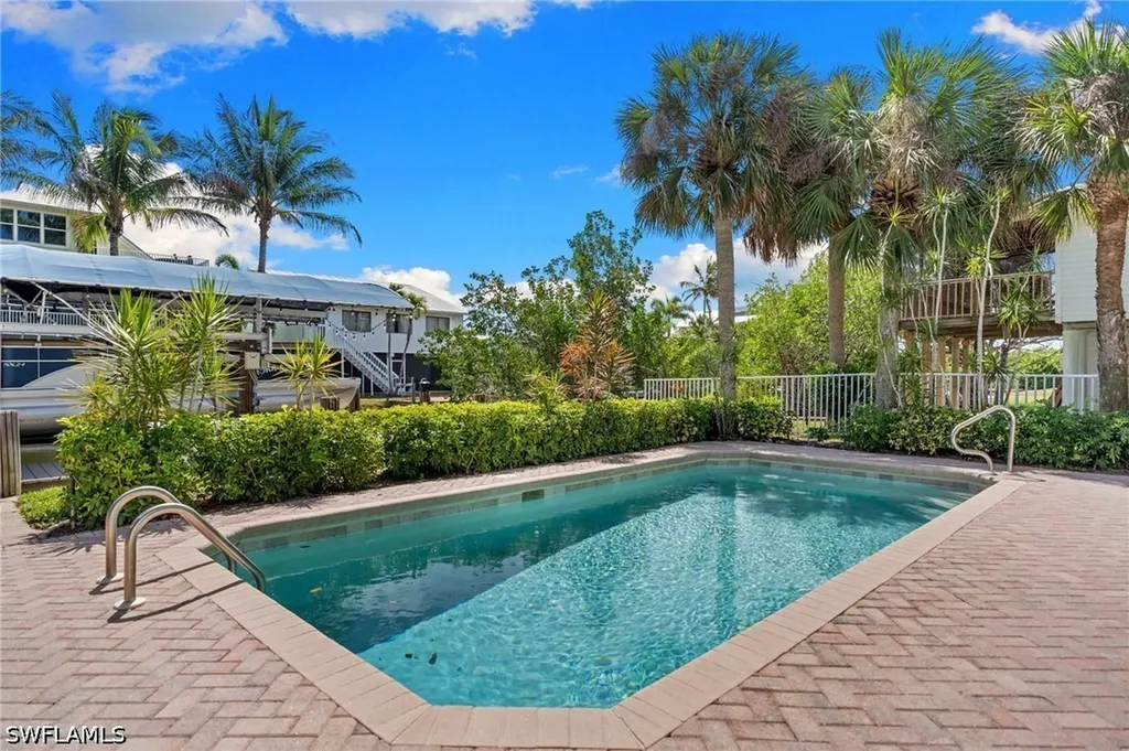 1286 Rainbow Court Naples FL 34110
