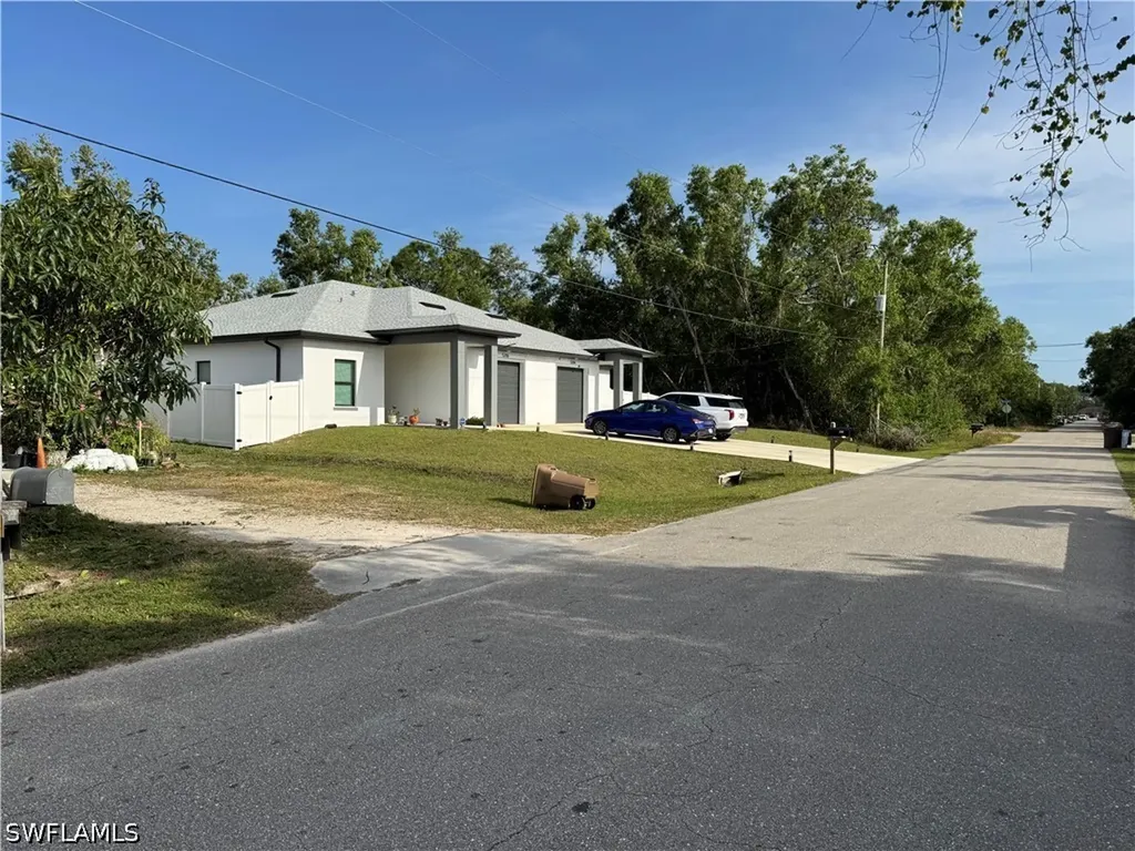5211 29th Street SW Lehigh Acres FL 33973