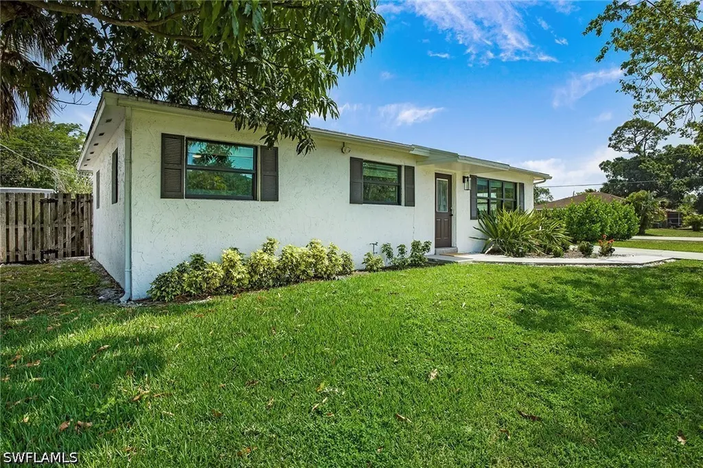 3455 Estey Avenue Naples FL 34104