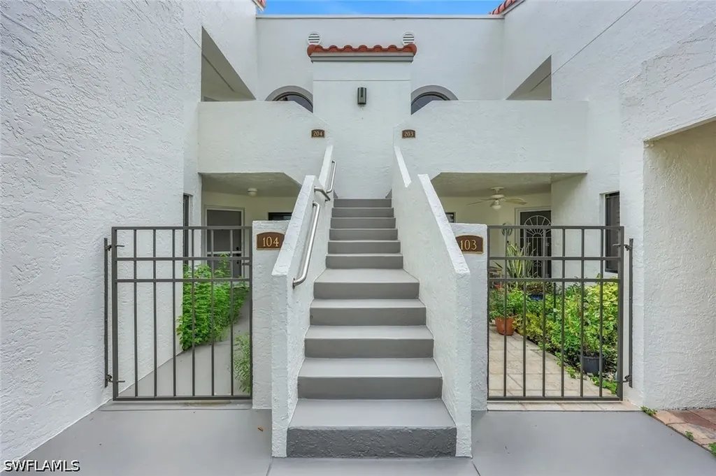 631 Beachwalk Circle Naples FL 34108
