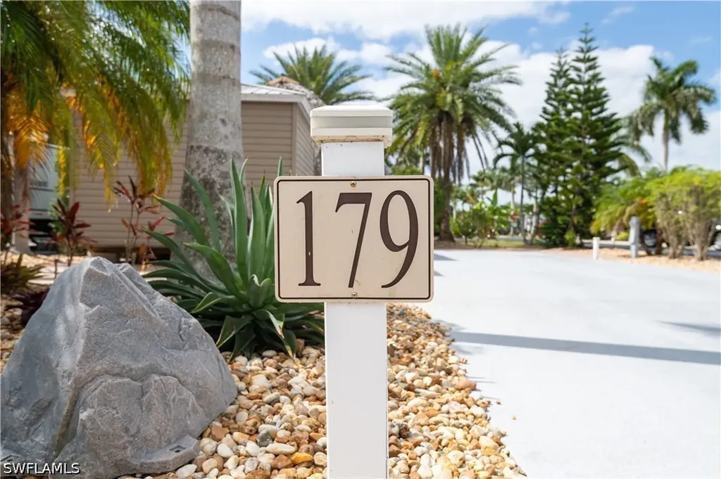 10200 Yellowtop Trail Fort Myers FL 33905