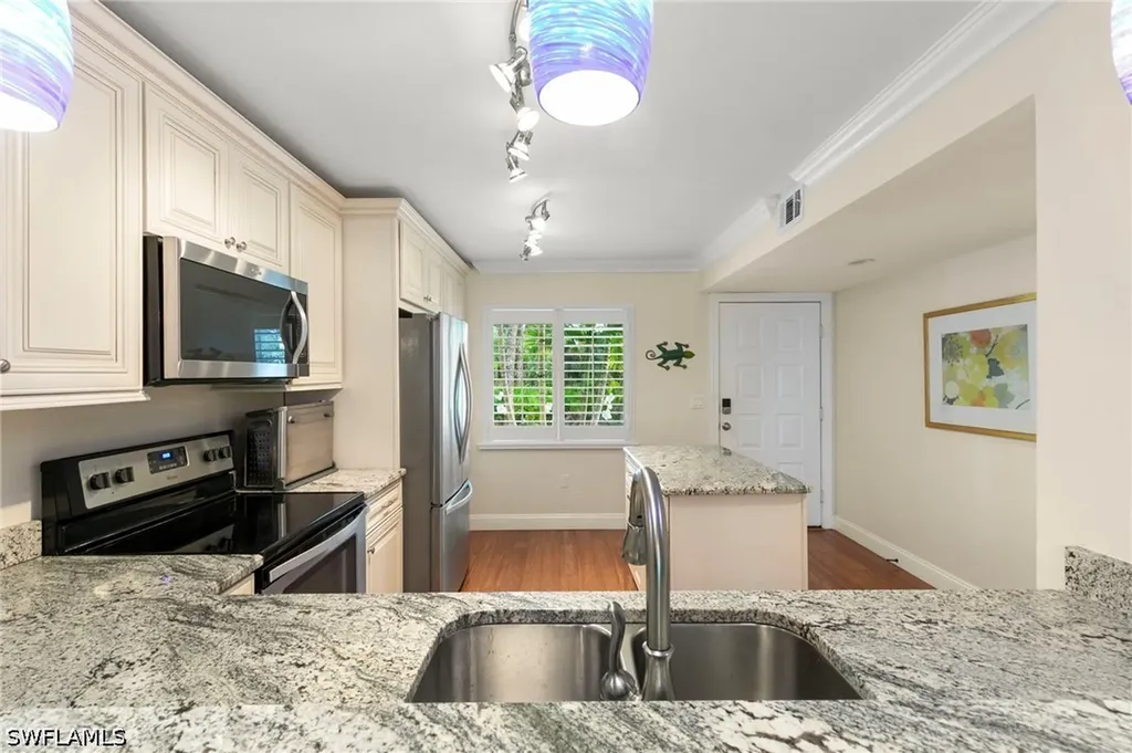 3072 Sandpiper Bay Circle Naples FL 34112