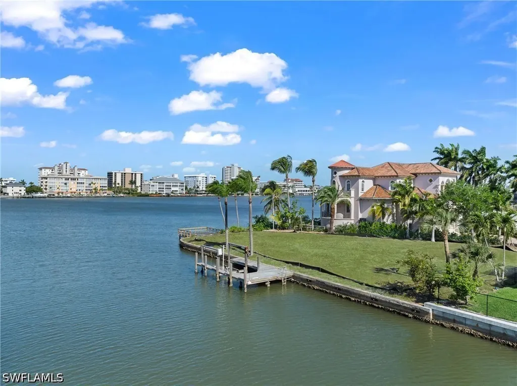 366 Pine Avenue Naples FL 34108