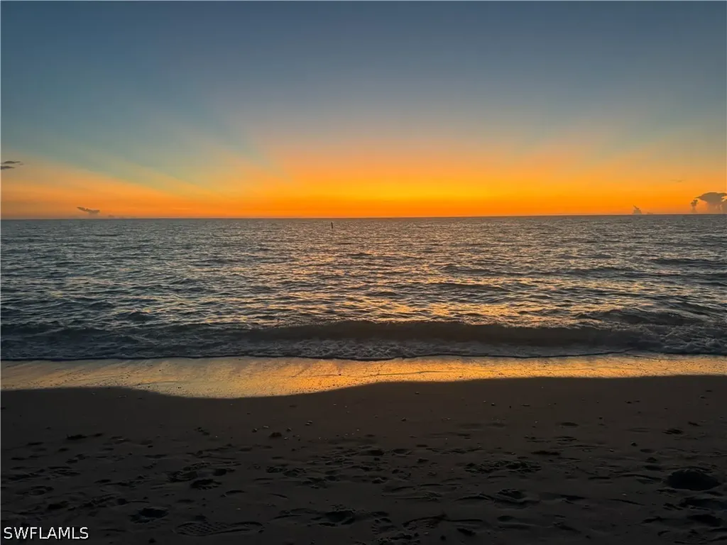 366 Pine Avenue Naples FL 34108
