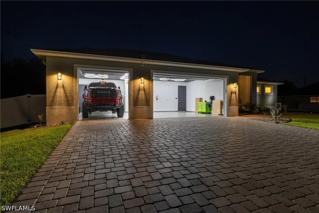 908 Hibiscus Avenue Lehigh Acres FL 33972