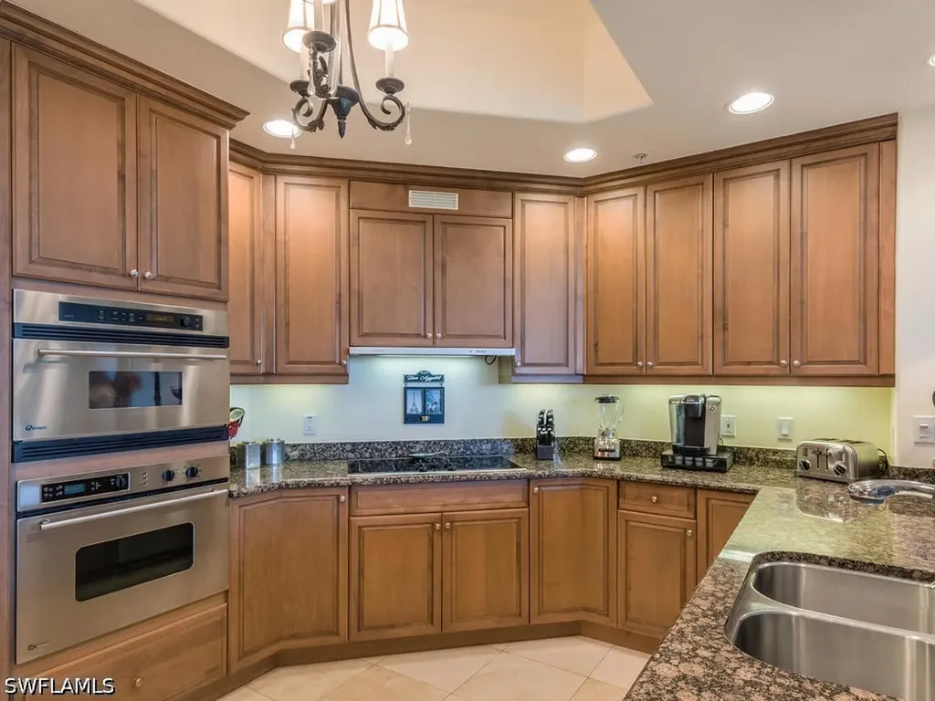 2728 Tiburon Boulevard E Naples FL 34109