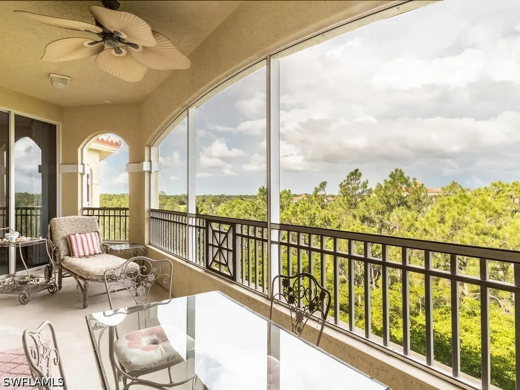 2728 Tiburon Boulevard E Naples FL 34109