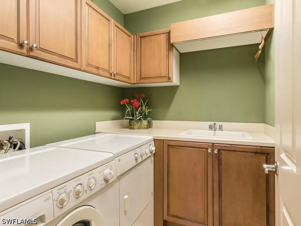 2728 Tiburon Boulevard E Naples FL 34109
