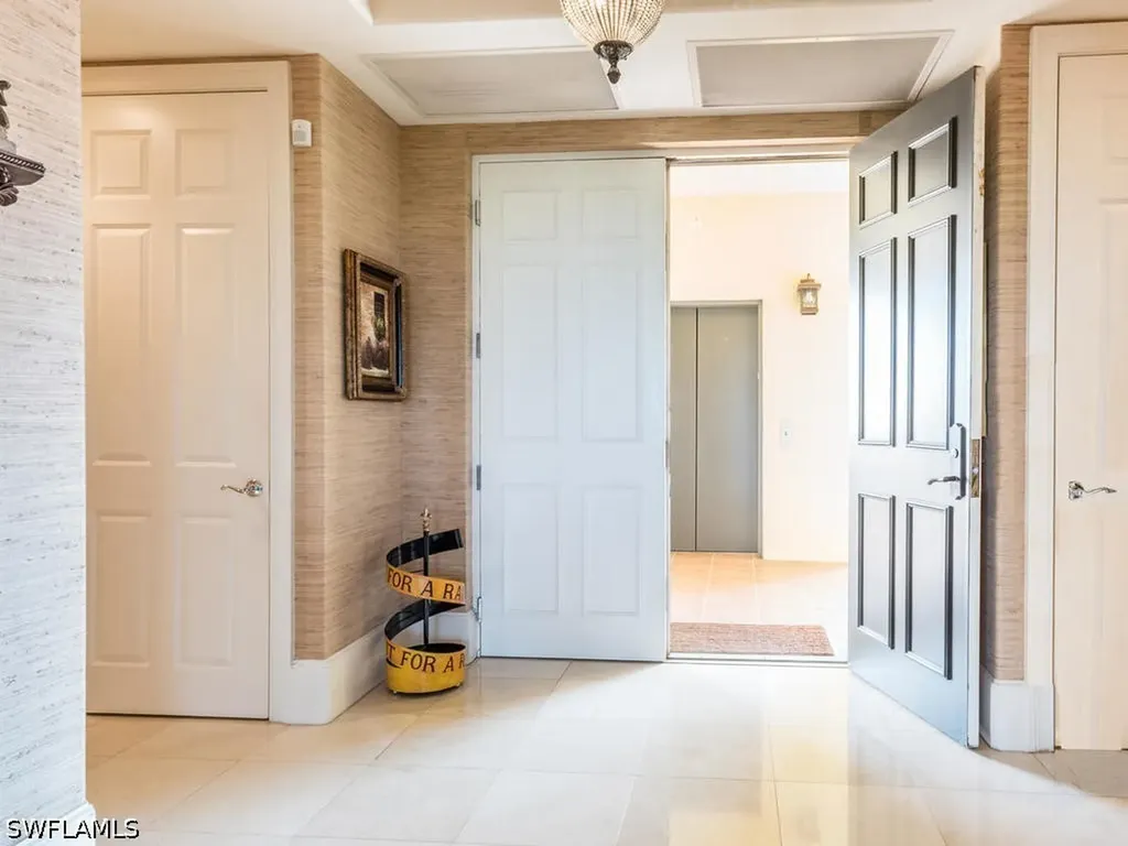 2728 Tiburon Boulevard E Naples FL 34109