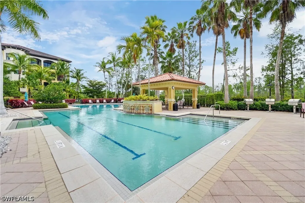 2728 Tiburon Boulevard E Naples FL 34109