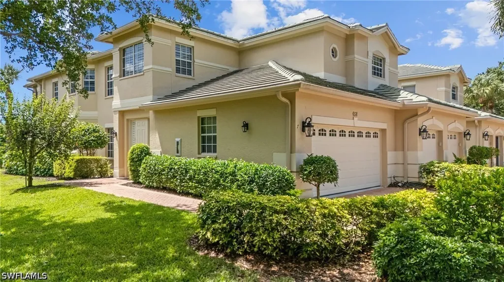 658 Vintage Reserve Circle S Naples FL 34119