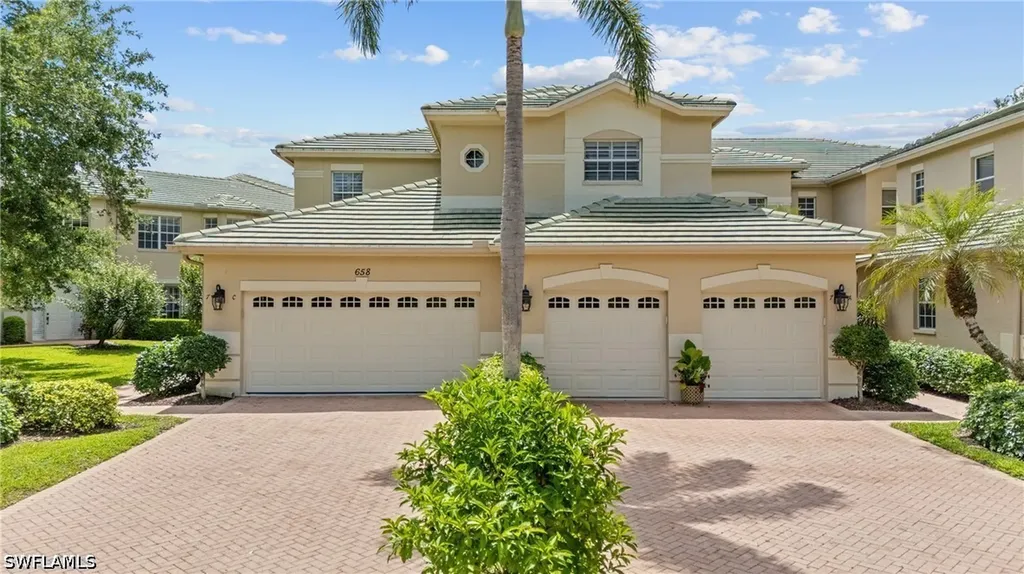 658 Vintage Reserve Circle S Naples FL 34119