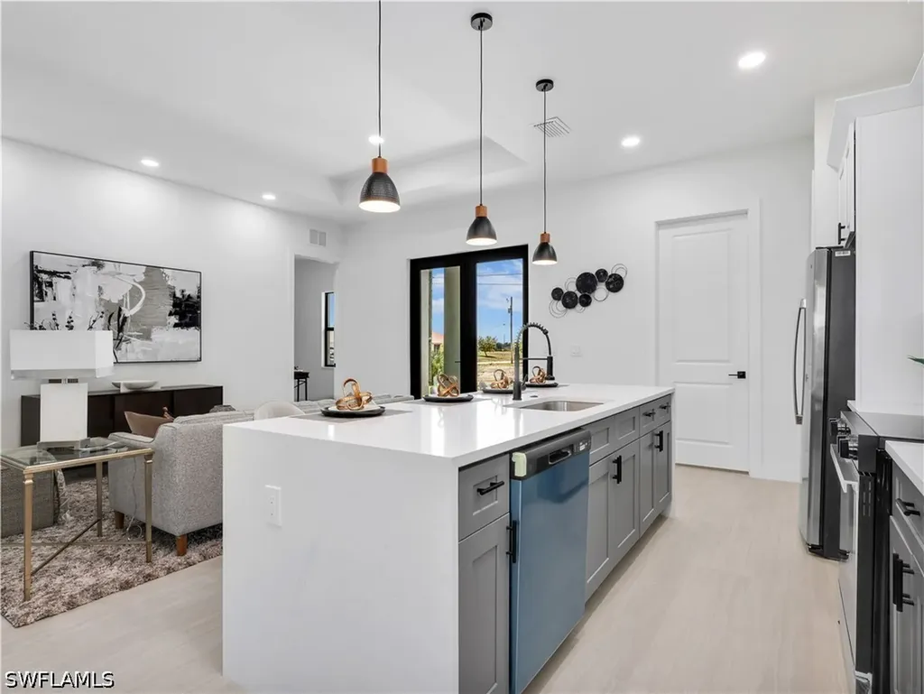 1721 NW 2nd Street Cape Coral FL 33993