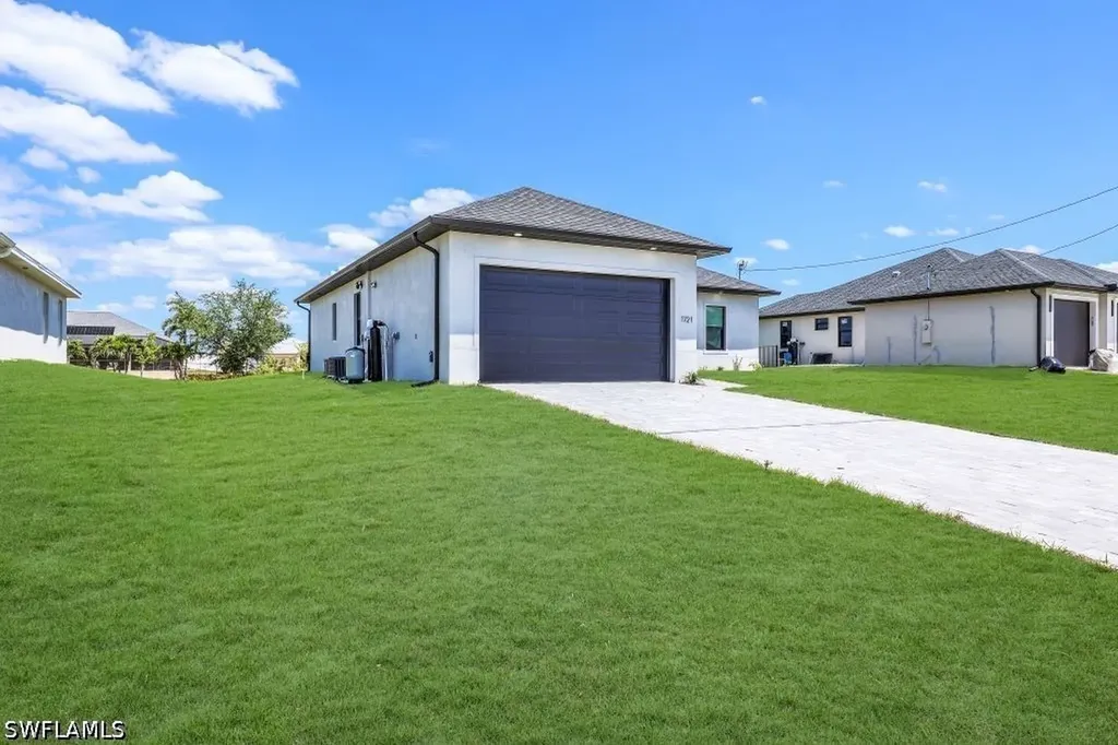 1721 NW 2nd Street Cape Coral FL 33993