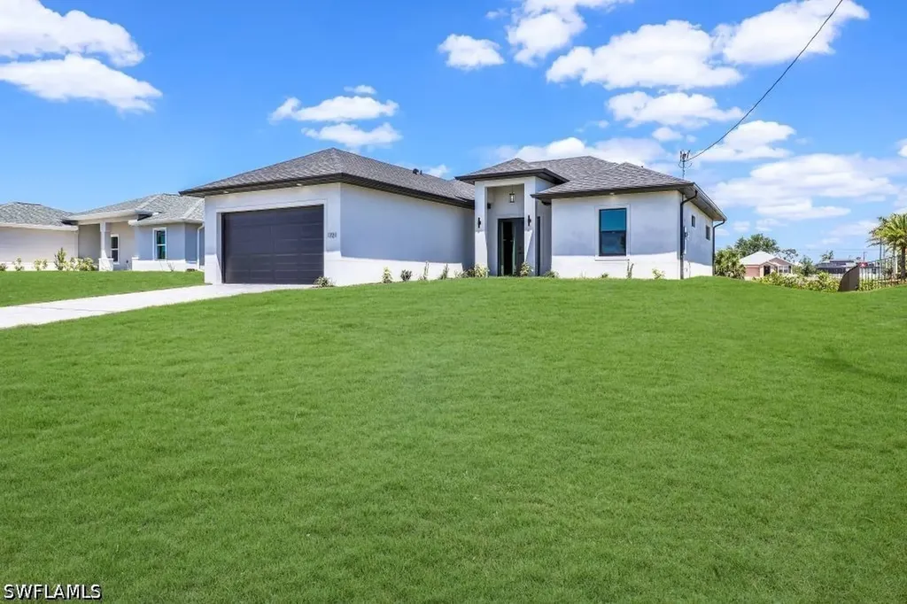 1721 NW 2nd Street Cape Coral FL 33993
