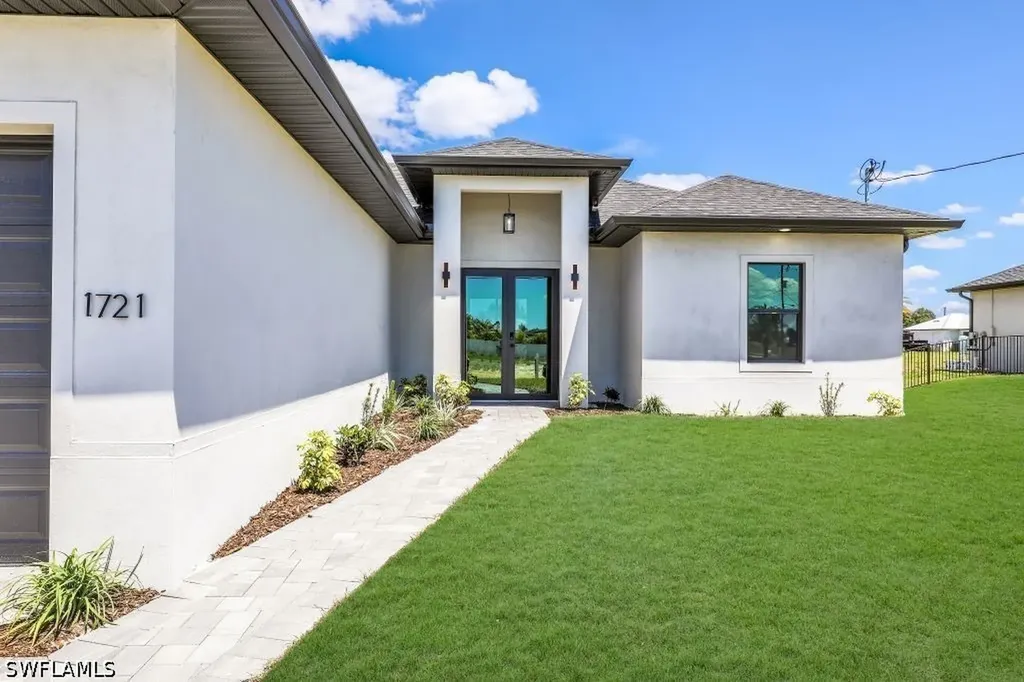 1721 NW 2nd Street Cape Coral FL 33993