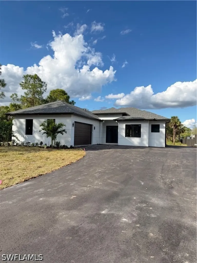 3307 48th Avenue NE Naples FL 34120