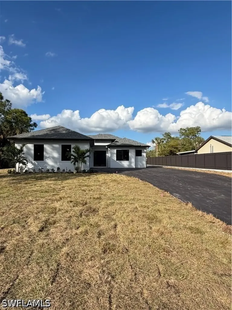 3307 48th Avenue NE Naples FL 34120