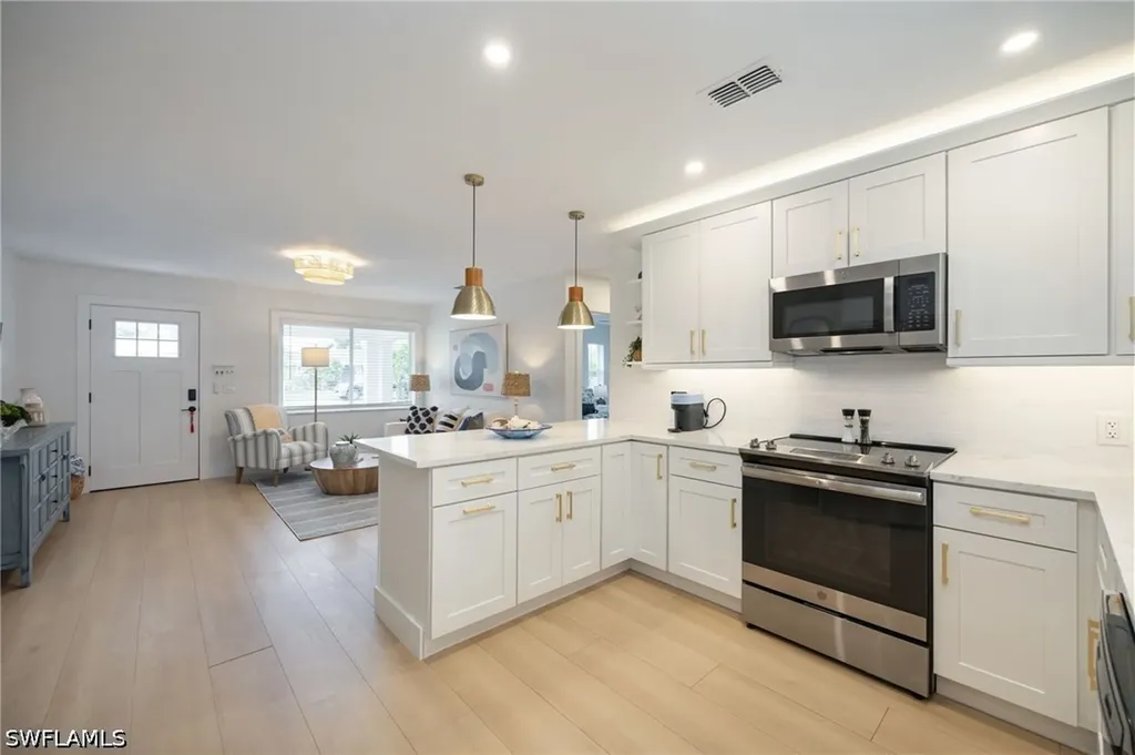 4525 Fluvia Avenue Naples FL 34103