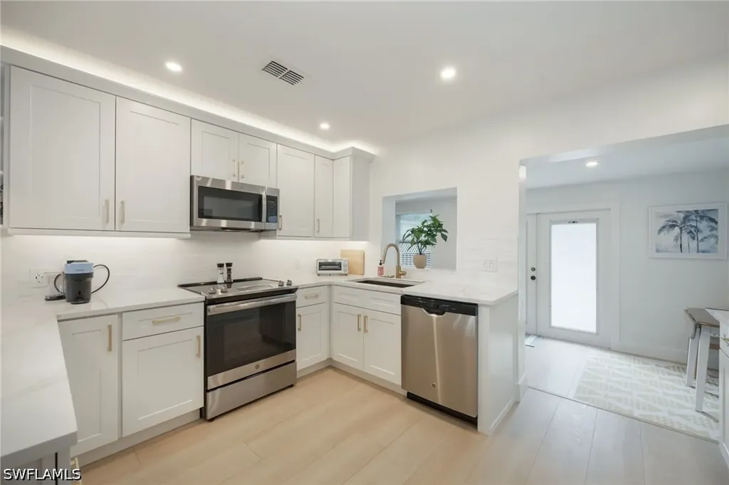 4525 Fluvia Avenue Naples FL 34103