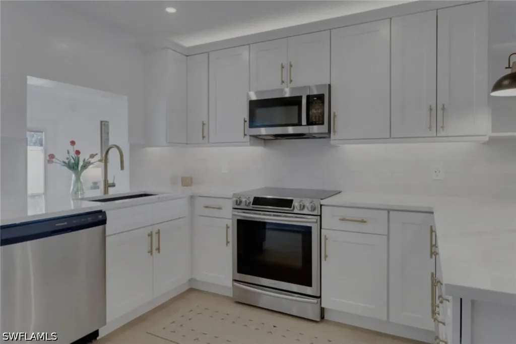 4525 Fluvia Avenue Naples FL 34103