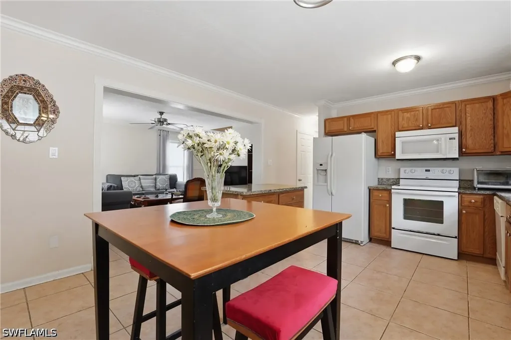 199 Leawood Circle Naples FL 34104