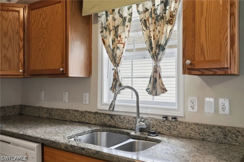 199 Leawood Circle Naples FL 34104