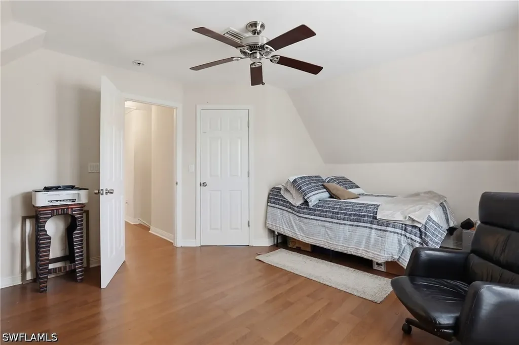 199 Leawood Circle Naples FL 34104