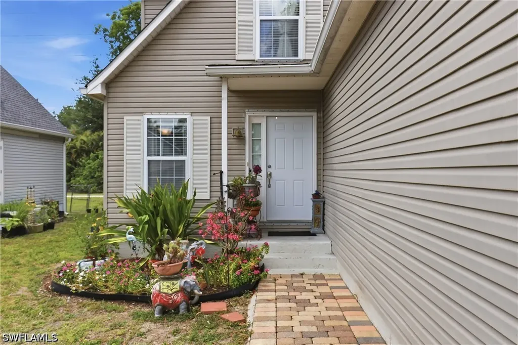 199 Leawood Circle Naples FL 34104