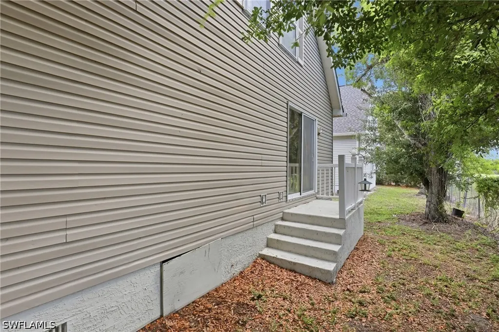 199 Leawood Circle Naples FL 34104