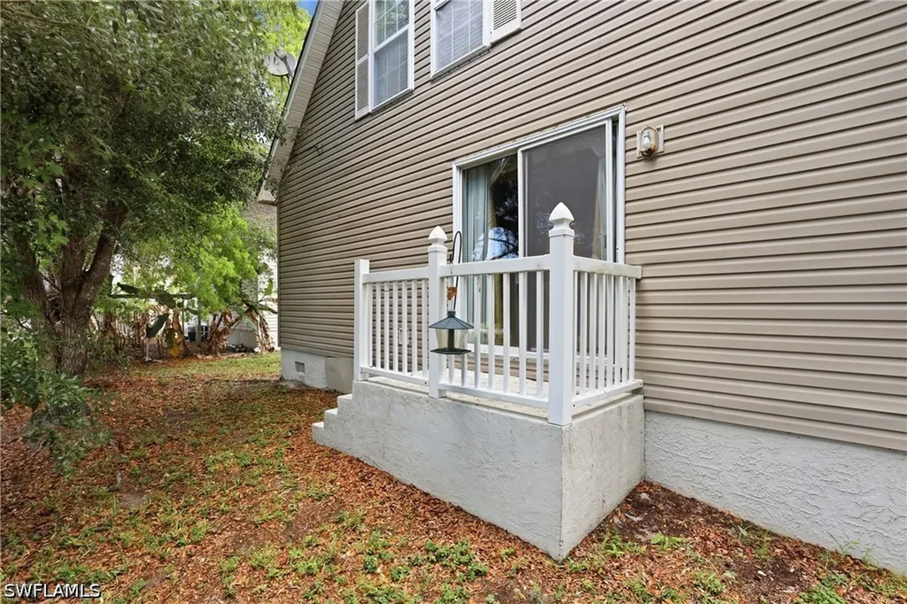 199 Leawood Circle Naples FL 34104