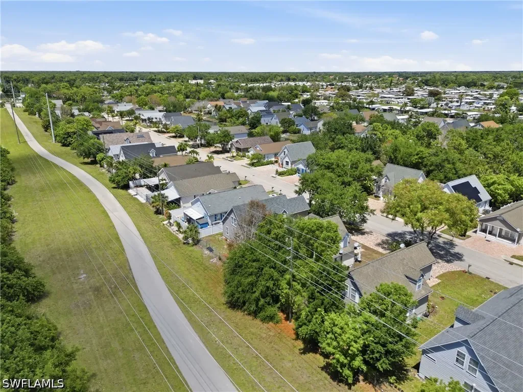 199 Leawood Circle Naples FL 34104