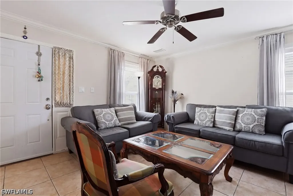 199 Leawood Circle Naples FL 34104