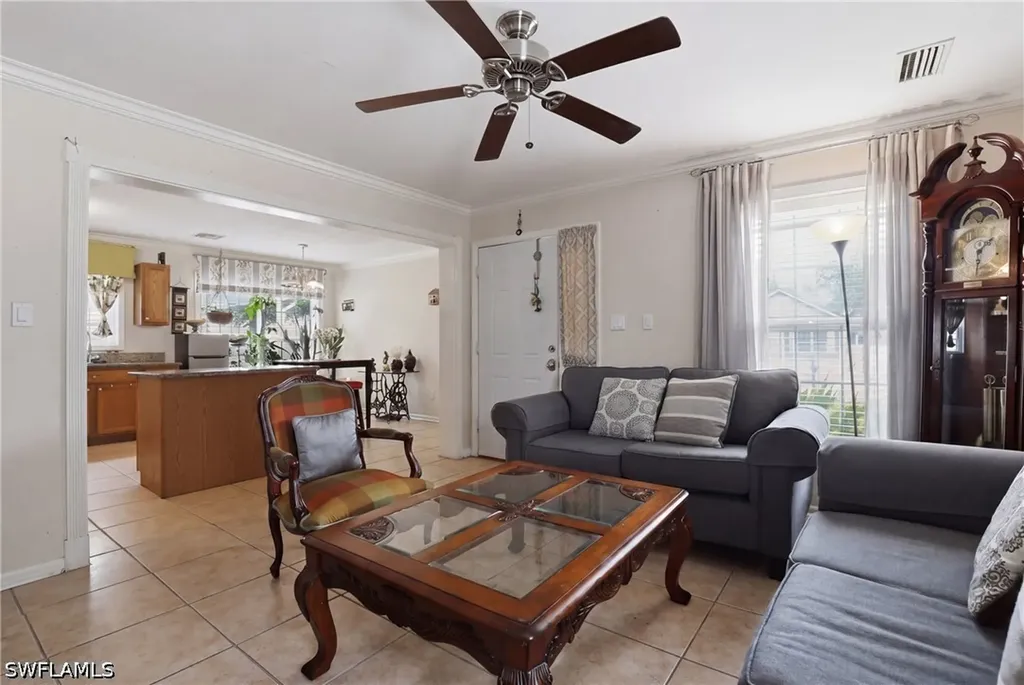 199 Leawood Circle Naples FL 34104